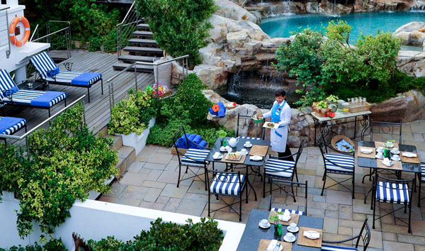 DiningCafeRockPool01